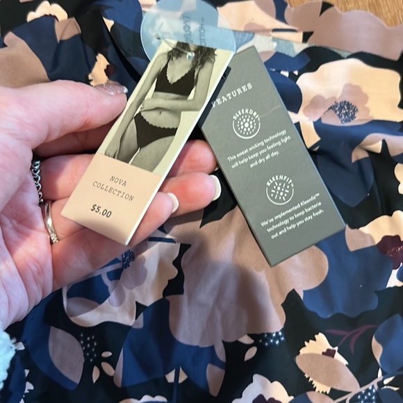 Bralette and High Waist Panty Set - Picture 4 of 9